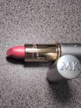 NWOB Mary Kay  Signature Creme Lipstick  Paradise Pink